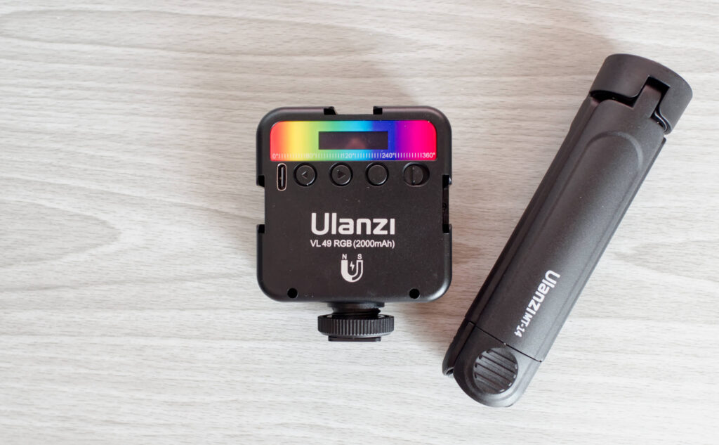 レビュー】Ulanzi VL49 RGB｜写真や動画撮影の幅が広がるRGB撮影ライト | ルームナンバー404